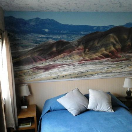 River Bend Motel Llc Spray 外观 照片
