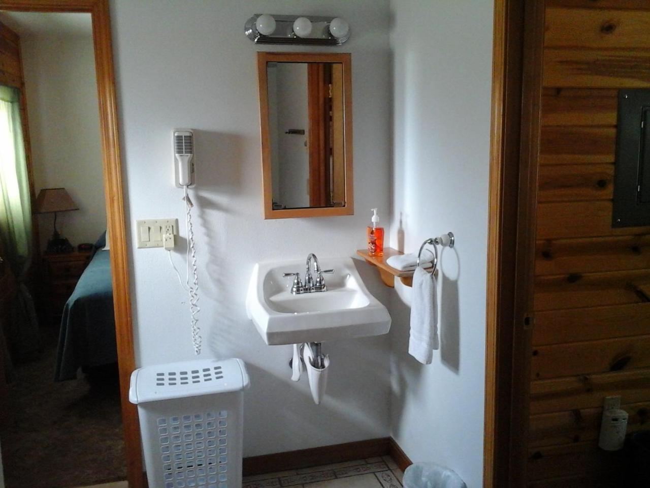 River Bend Motel Llc Spray 外观 照片