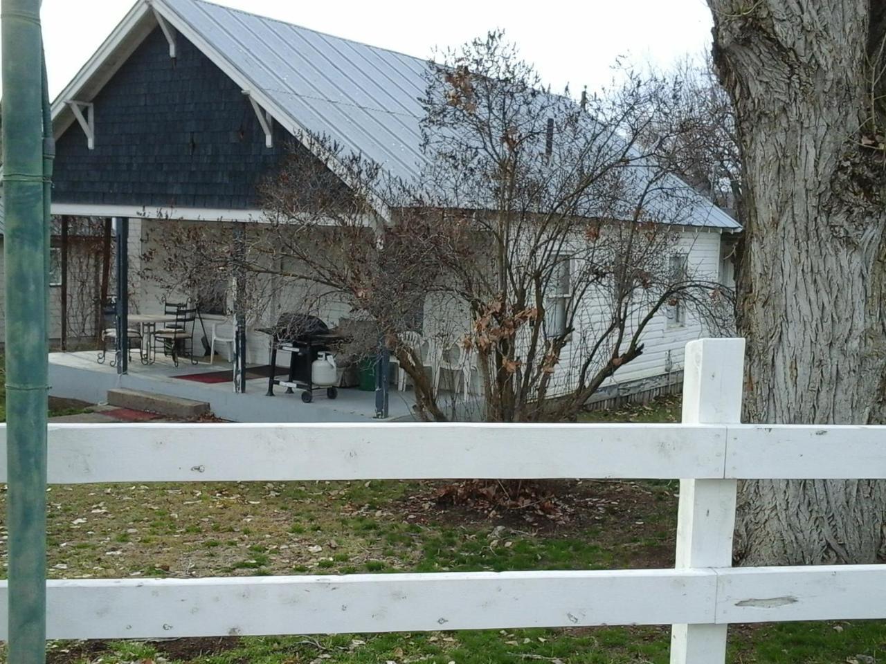 River Bend Motel Llc Spray 外观 照片